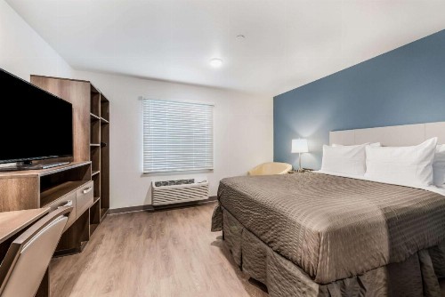 WoodSpring Suites Charlotte - University Research Park - image 7