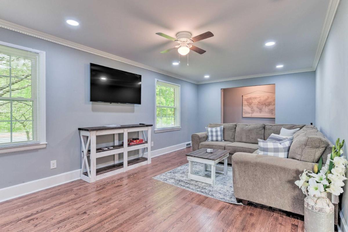 Charming Charlotte Getaway - 4 Mi to Uptown! - image 6