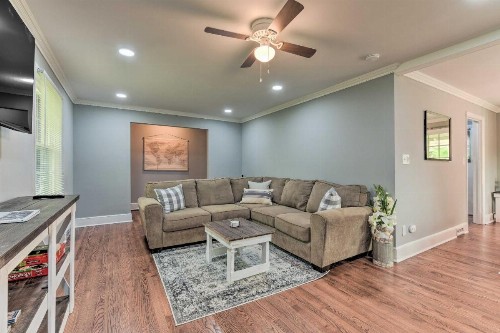 Charming Charlotte Getaway - 4 Mi to Uptown! - image 7