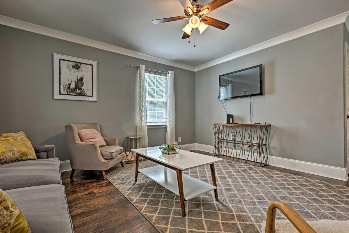Modern and Chic Charlotte Home 2 Mi to Uptown! - image 6