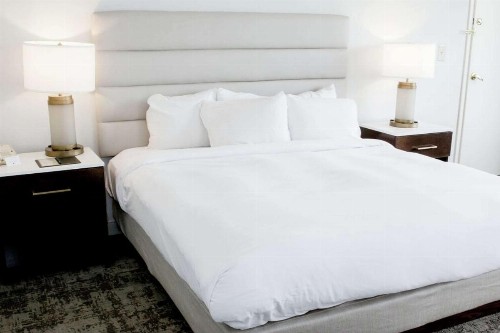 DoubleTree by Hilton Charlottesville - image 18