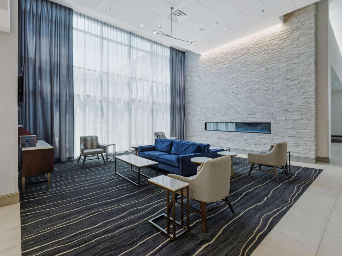 DoubleTree by Hilton Charlottesville - image 7