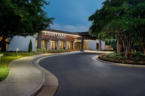 Courtyard by Marriott Charlottesville - image 1