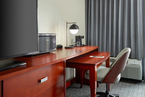 Courtyard by Marriott Charlottesville - image 12
