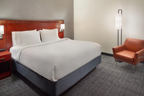 Courtyard by Marriott Charlottesville - image 9