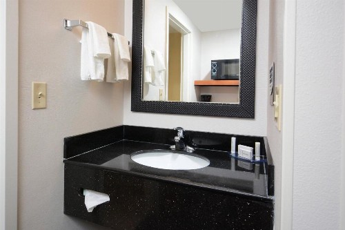 Fairfield Inn & Suites by Marriott Charlottesville North - image 28