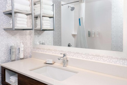 Hampton Inn & Suites Charlottesville at the University - image 36
