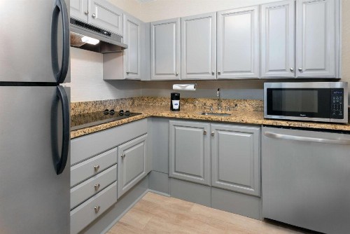 Hampton Inn & Suites Charlottesville at the University - image 41