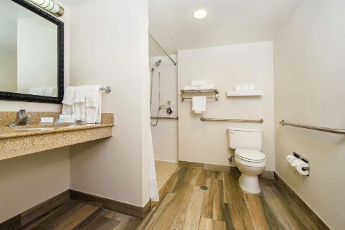 Hilton Garden Inn Charlottesville - image 31
