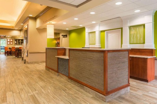 Hilton Garden Inn Charlottesville - image 9