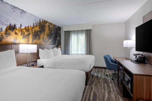 Clarion Pointe - image 14