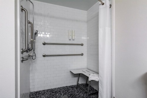 Clarion Pointe - image 49