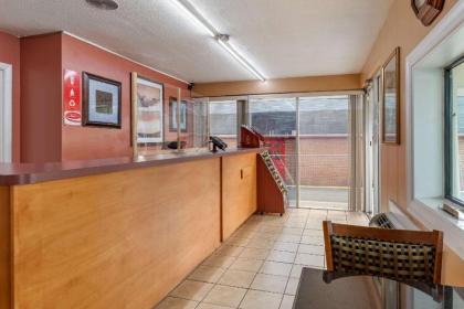 Econo Lodge North Charlottesville - image 9