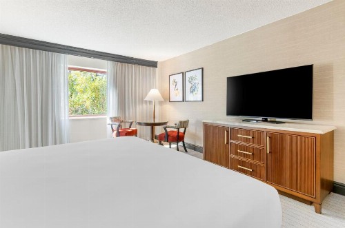 Omni Charlottesville Hotel - image 38
