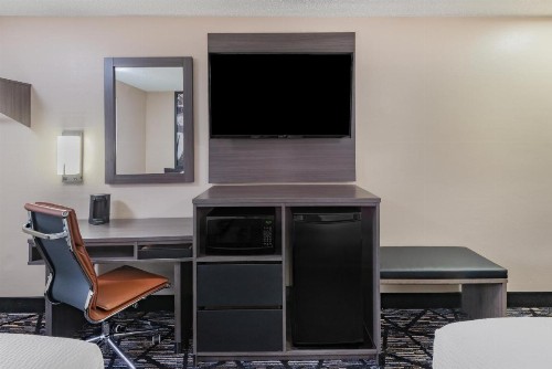 Super 8 by Wyndham Charlottesville - image 24