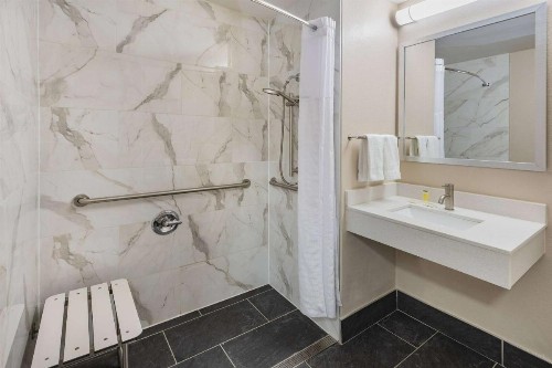 Super 8 by Wyndham Charlottesville - image 31