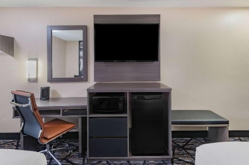 Super 8 by Wyndham Charlottesville - image 46