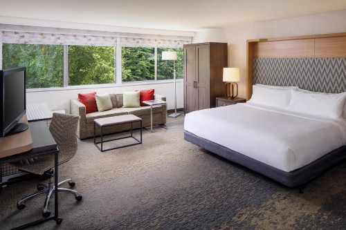 Holiday Inn Charlottesville-Monticello an IHG Hotel - image 4