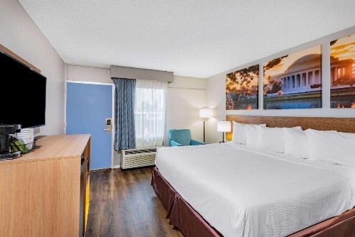 Days Inn by Wyndham Charlottesville/University Area - image 13