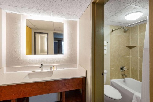 Days Inn by Wyndham Charlottesville/University Area - image 17