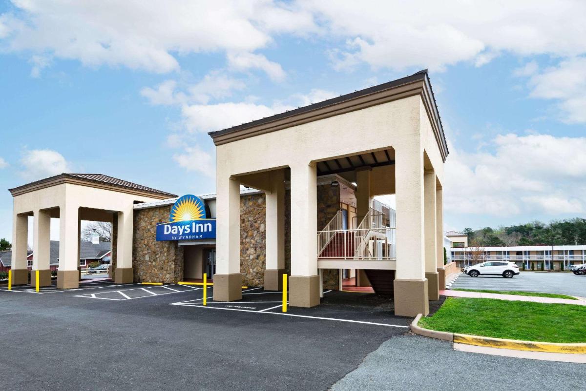 Days Inn by Wyndham Charlottesville/University Area - image 2
