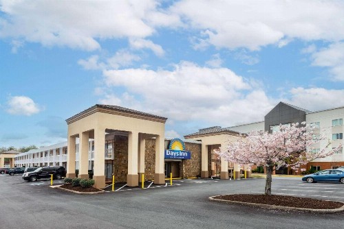 Days Inn by Wyndham Charlottesville/University Area - image 3