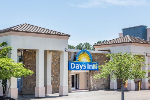 Days Inn by Wyndham Charlottesville/University Area - image 33