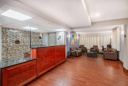 Days Inn by Wyndham Charlottesville/University Area - image 6