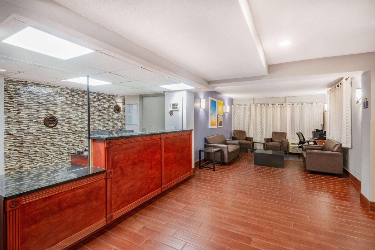 Days Inn by Wyndham Charlottesville/University Area - image 6