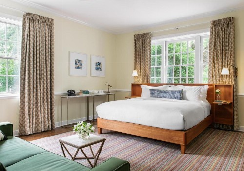 Oakhurst Inn - image 46