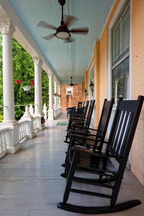 200 South Street Inn