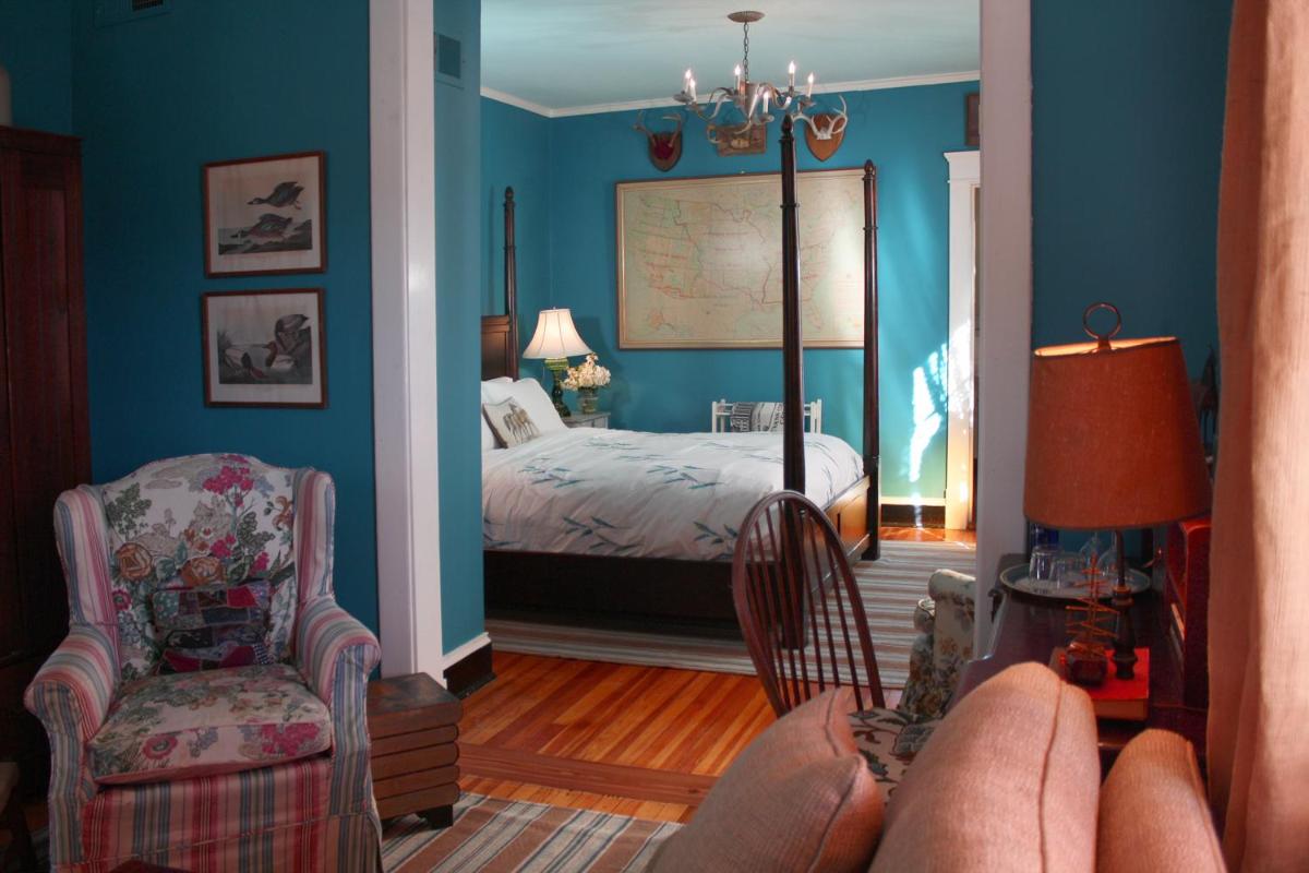 Inn at Court Square - image 2