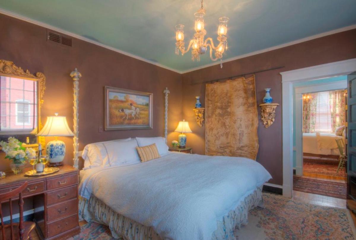 Inn at Court Square - image 6