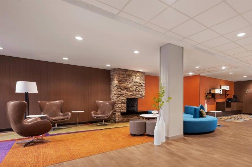 Fairfield Inn & Suites by Marriott Charlottesville Downtown/University Area - image 1