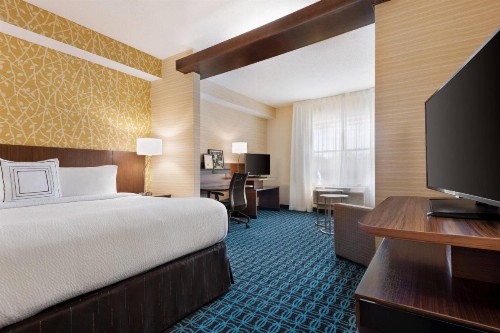 Fairfield Inn & Suites by Marriott Charlottesville Downtown/University Area - image 11