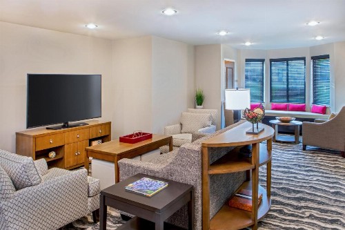 Staybridge Suites Charlottesville Airport an IHG Hotel - image 11