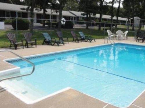 The Chatham Motel - image 10