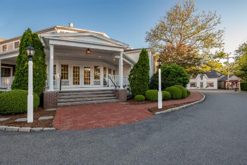 Chatham Wayside Inn - image 1