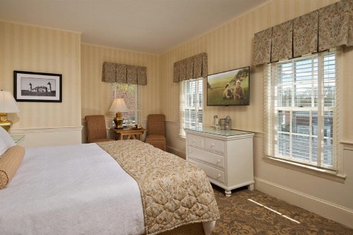 Chatham Wayside Inn - image 3