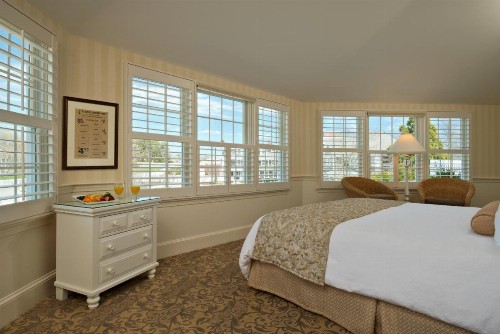 Chatham Wayside Inn - image 7