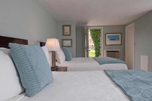 Chatham Seafarer Inn - image 10