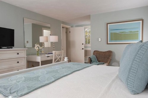 Chatham Seafarer Inn - image 2