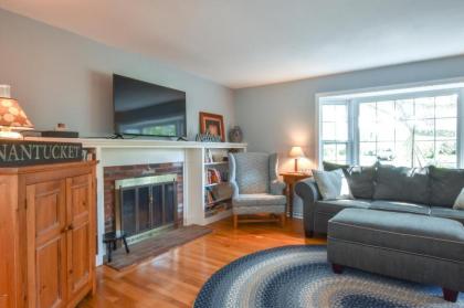 630 Clean Home Deck with Nice Furniture Private Yard Foosball Table Central AC Walk to Nantucket Sound