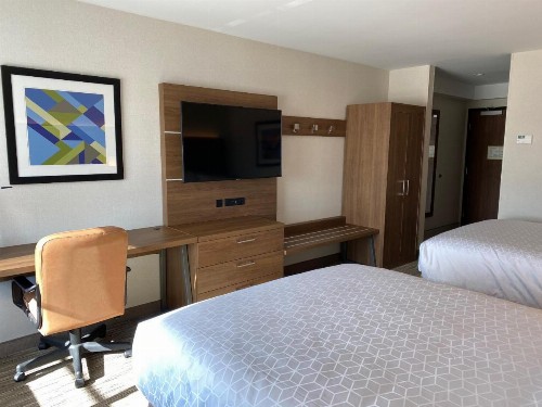 Holiday Inn Express & Suites Chatsworth an IHG Hotel - image 22