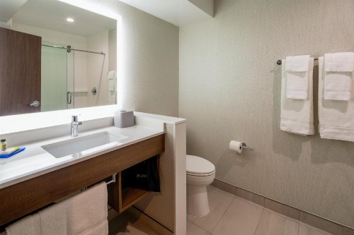 Holiday Inn Express & Suites Chatsworth an IHG Hotel - image 25