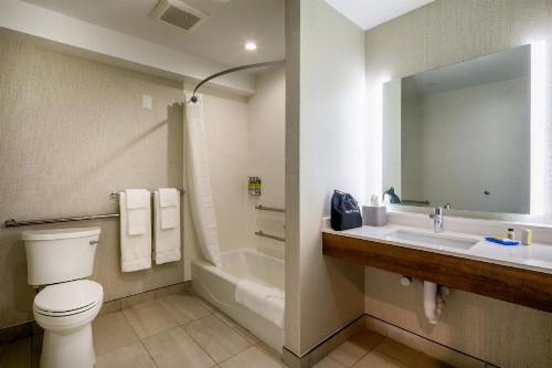 Holiday Inn Express & Suites Chatsworth an IHG Hotel - image 29