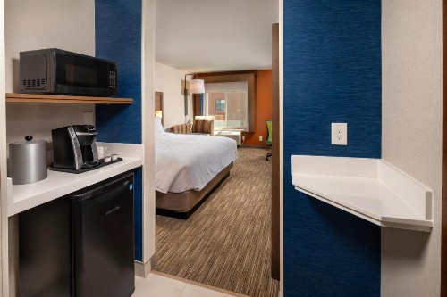 Holiday Inn Express & Suites Chatsworth an IHG Hotel - image 33