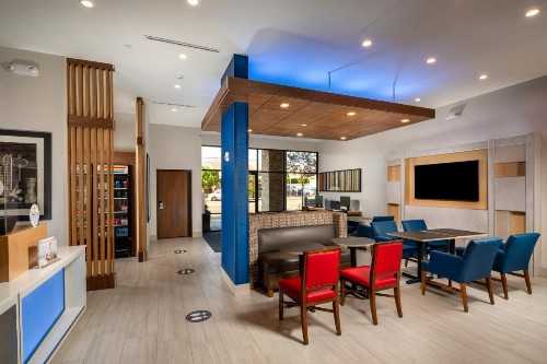 Holiday Inn Express & Suites Chatsworth an IHG Hotel - image 37