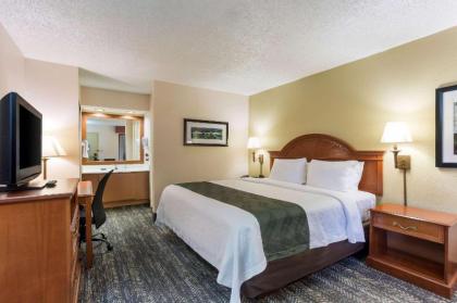 Quality Inn - Hamilton Place - image 13