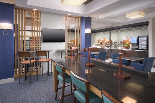 Holiday Inn Express Hotel & Suites Chattanooga Downtown an IHG Hotel - image 16